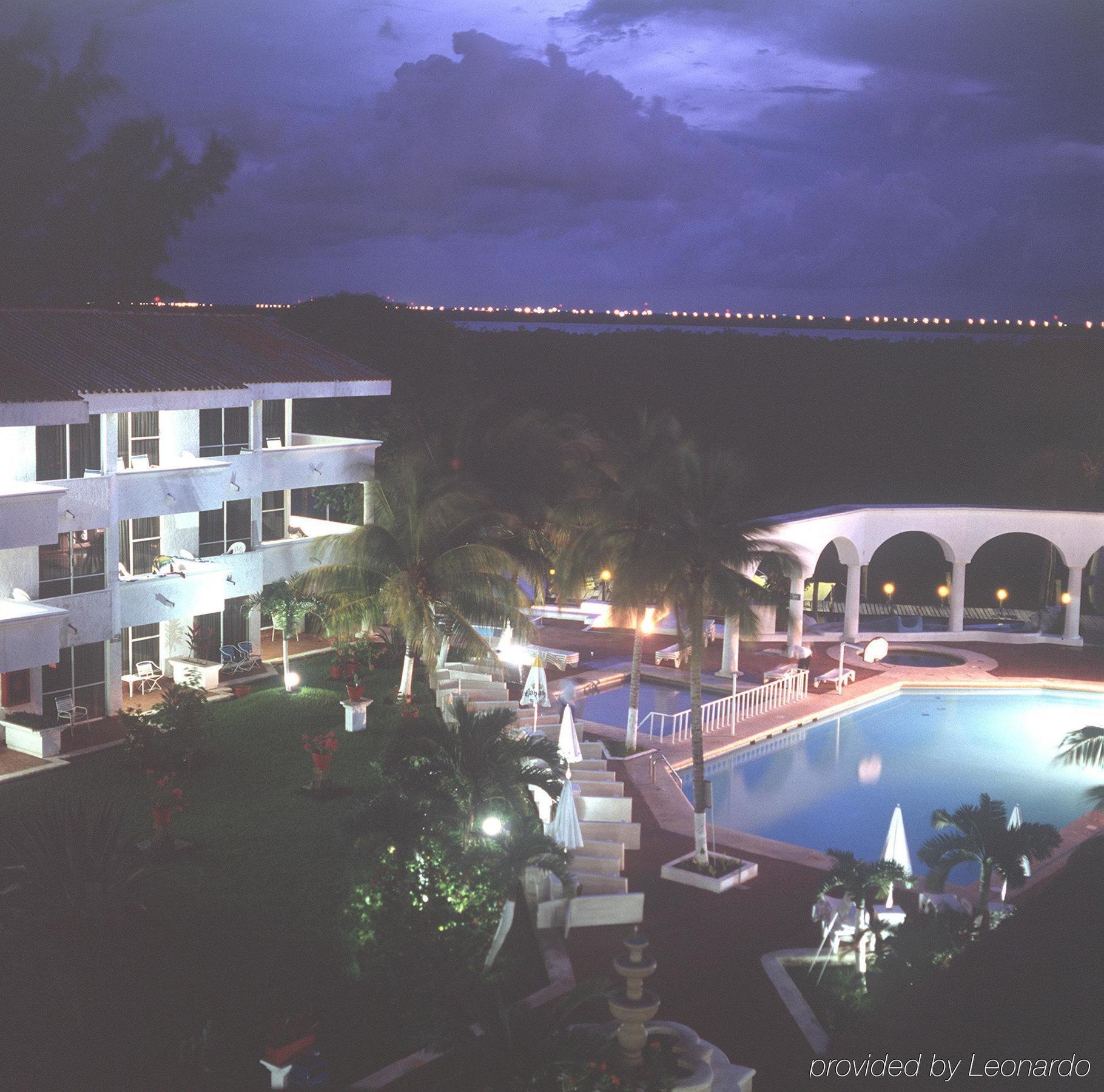 The Caribbean Princess Канкун Экстерьер фото